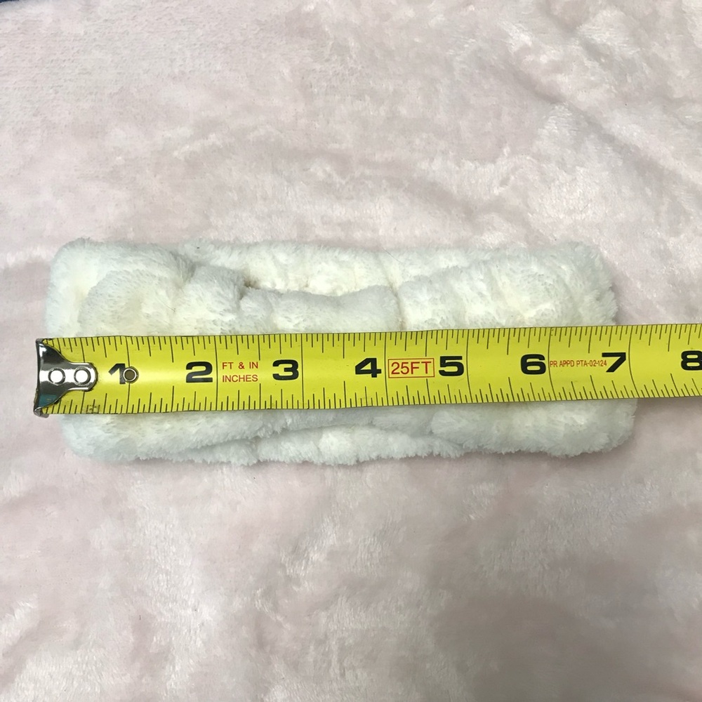 ✨✨5/$10✨✨ Accessorie Unisex Off White plush Headband Makeup headband New - Picture 5 of 6